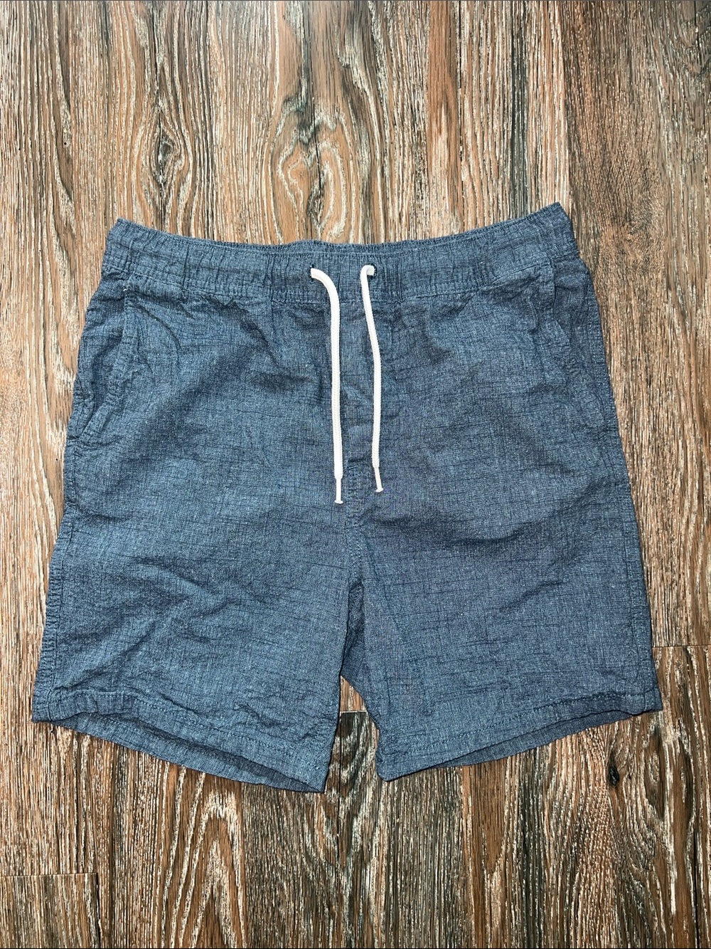 H&M Men's Regular Fit Chambray Blue Shorts